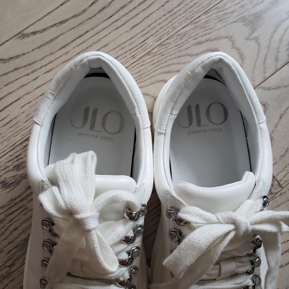 J.LO white running shoes 6M - Picture 3 of 7